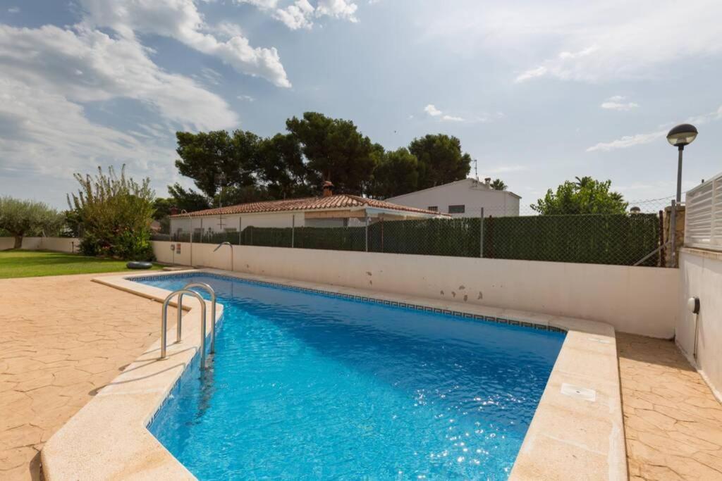 La Rapita - Apartamento De Dos Dormitorios Con Piscina Comunitaria Alcanar Exteriör bild